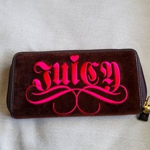 Juicy velvet wallet